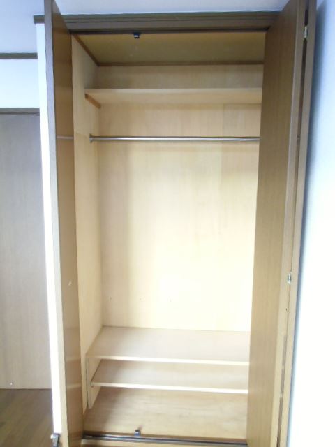 Receipt. Long coat also be hung closet