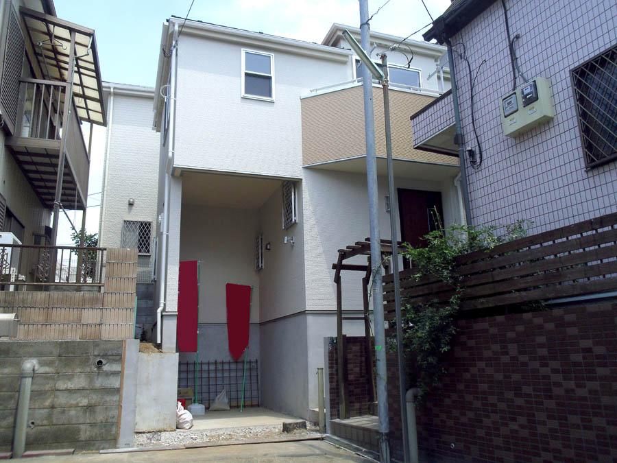 Local photos, including front road. Was building completed. Such as the actual image from per yang, We have to wait all the time so you can see directly. 