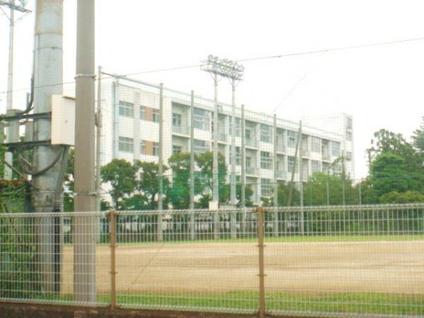 Junior high school. 2000m to North Junior High School