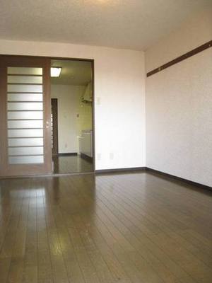 Living and room. Bright Western-style!