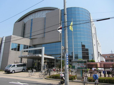 library. Totsuka 417m until the library (library)