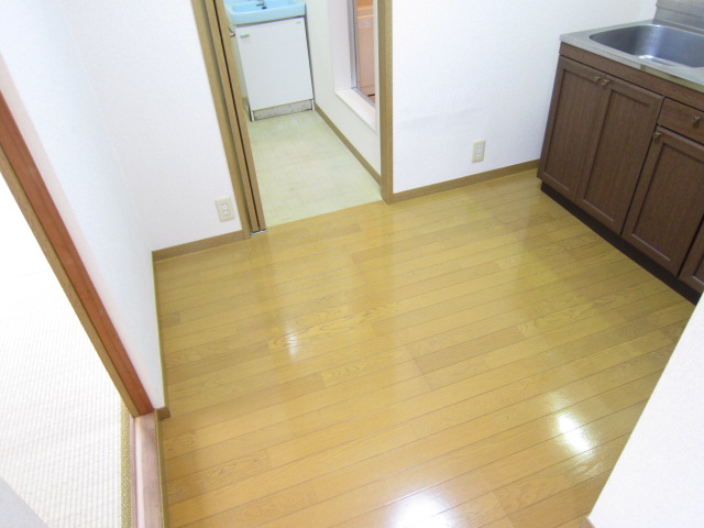 Kitchen. Relaxed some kitchen space