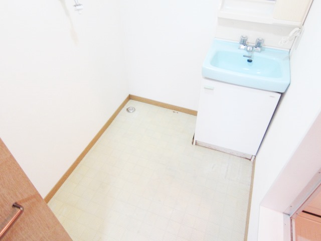 Other Equipment. Laundry Area Available space