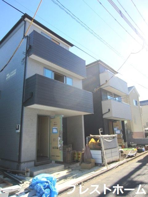 Local appearance photo. Local (11 May 2013) Shooting