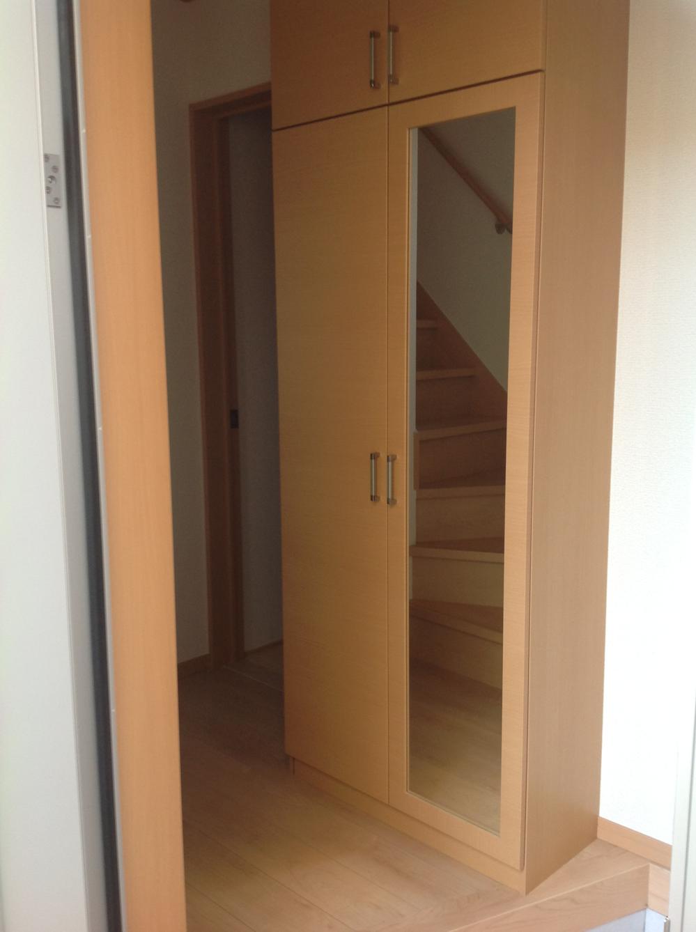 Entrance. Entrance storage (6 Building)