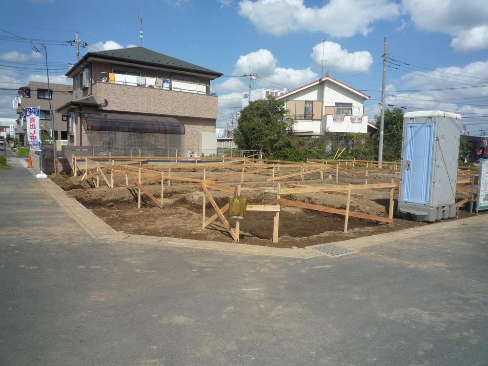 Local photos, including front road. Local (September 2013) Shooting