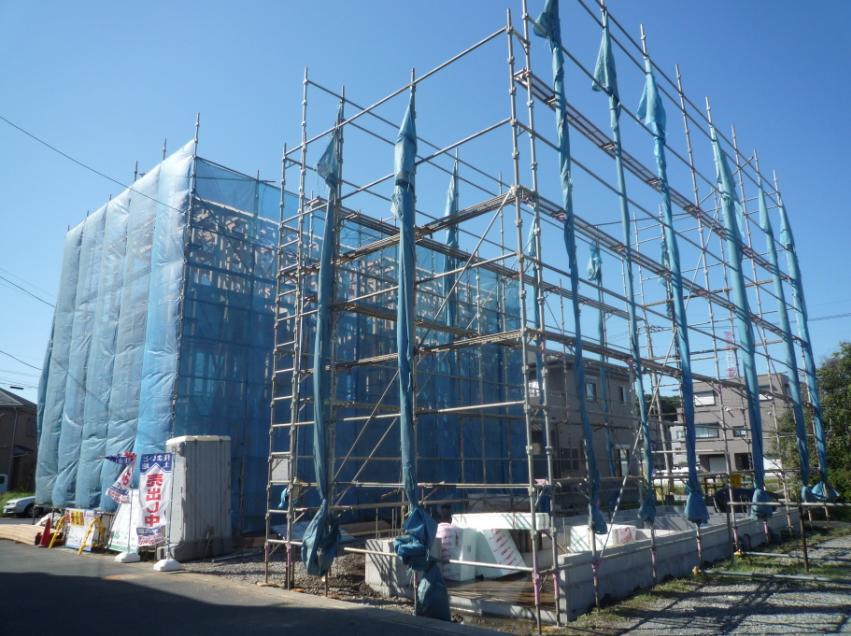 Local photos, including front road. Local (10 May 2013) Shooting