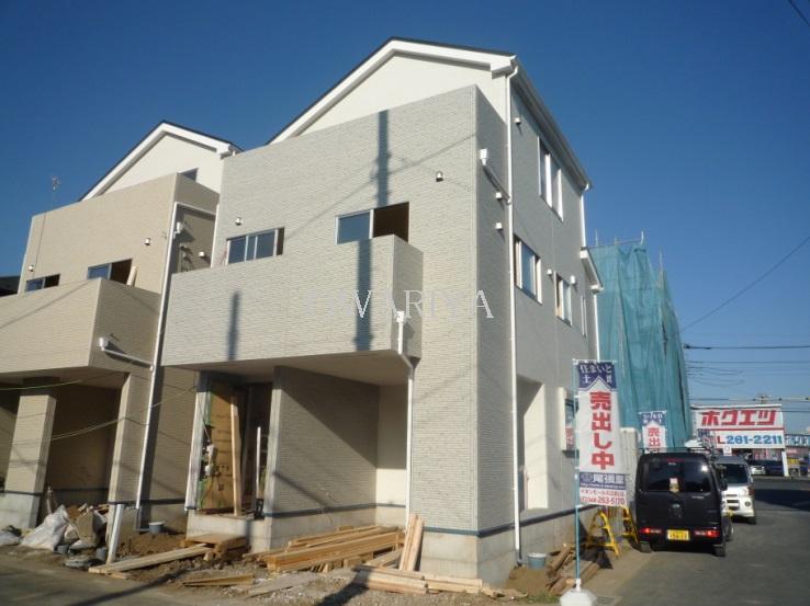 Local appearance photo. Local (11 May 2013) Shooting