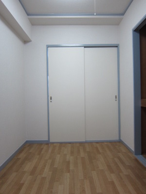 Other. Privacy will be secured in the front door because there is a door to the living room