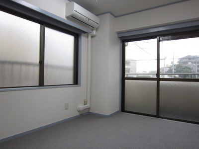 Living and room. Window is bright studio in the two-sided lighting in two two-sided lighting