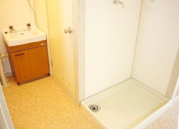 Washroom. Separate reference is a picture