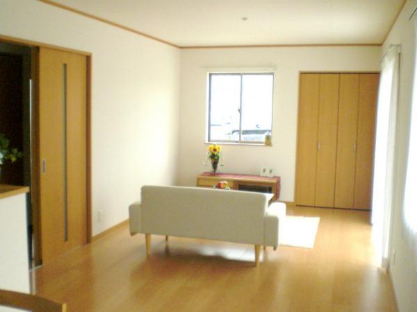 Living. Furniture that is reflected in the photograph ・ Small parts are not included in the sale. 