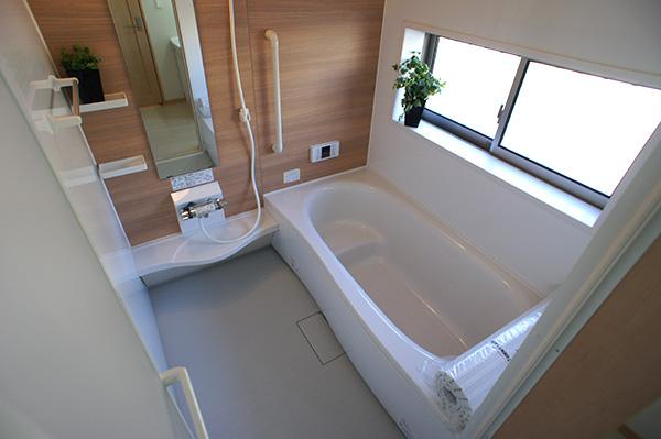 Bathroom. Indoor (11 May 2013) Shooting