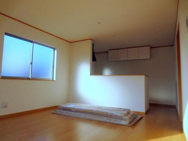 Living. Bright living