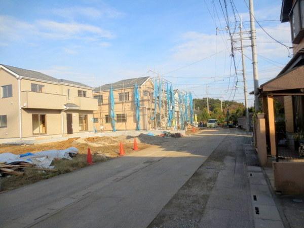 Local photos, including front road. Comfortable spacious also front road