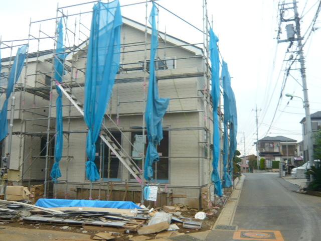 Local photos, including front road. 11 / 2 shooting D Building