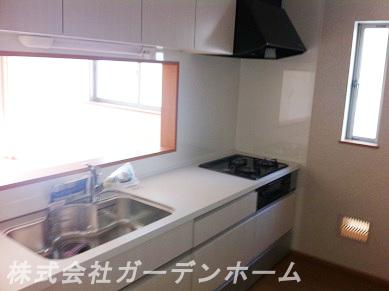 Model house photo. Is How about children and dishes