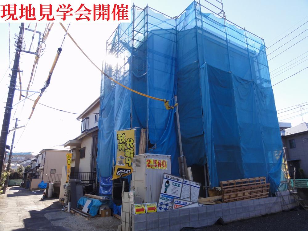 Local appearance photo. Local (12 May 2013) Shooting  Local tours held! You soon off the scaffolding.  LDK spacious 17 Pledge All room 6 quires more Face-to-face kitchen Water purifier integrated faucet roof balcony   ※ "Hatogaya" station walk 16 minutes