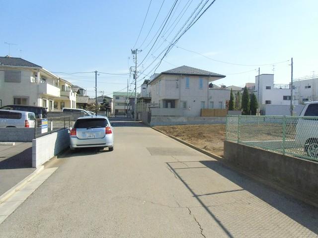 Local photos, including front road. local (November 29, 2013) Shooting