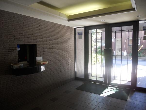 Entrance. Common areas