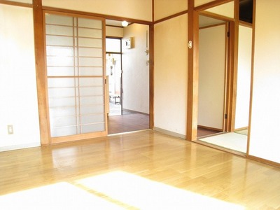 Living and room. Sunny Western-style