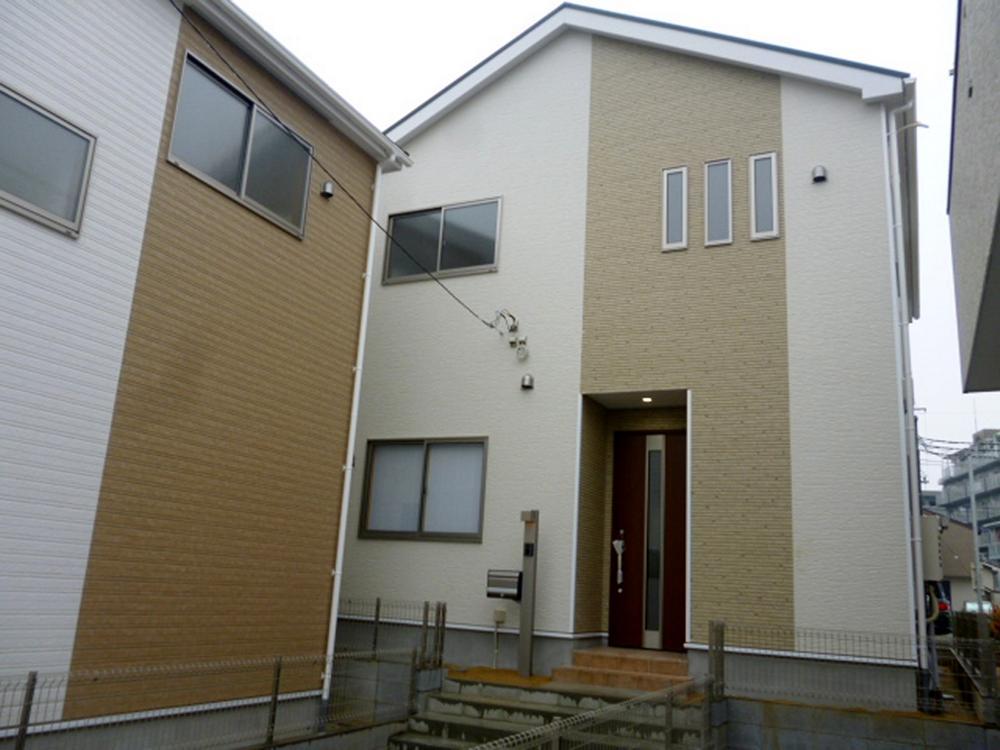 Local appearance photo. Local (11 May 2013) Shooting