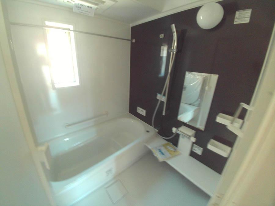 Bathroom. Was building completed. Such as the actual image from per yang, We have to wait all the time so you can see directly. 