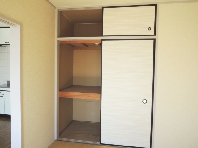 Receipt. Substantial storage.