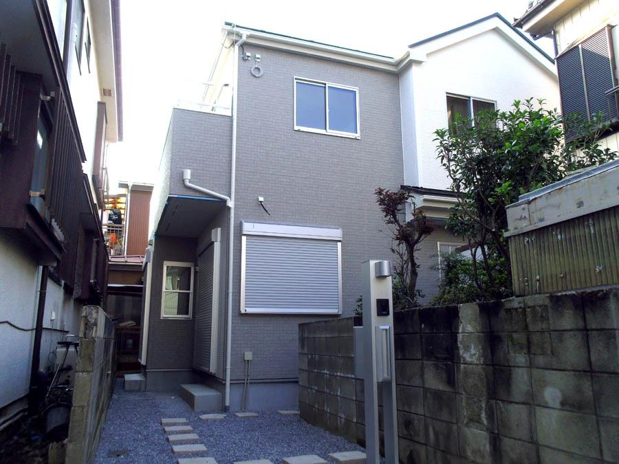 Local photos, including front road. Was building completed. Such as the actual image from per yang, We have to wait all the time so you can see directly. 