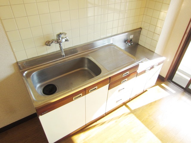 Kitchen. Gas stove installation Allowed