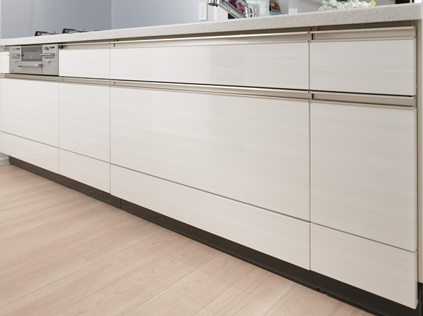 Kitchen.  [Kitchen surface material] It has adopted a beautiful kitchen surface material of the finish.