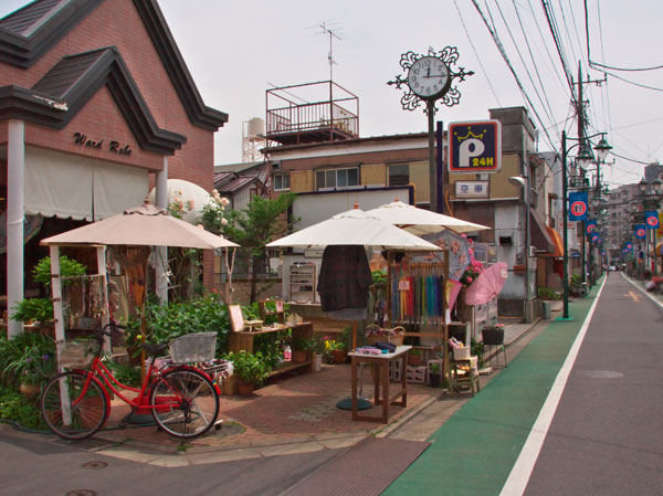 Surrounding environment. Ginza shopping street lawn (about 140m ・ A 2-minute walk)