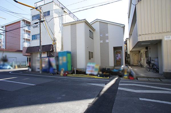 Local photos, including front road. Local (12 May 2013) Shooting