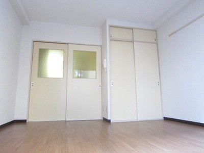 Living and room. There is a balcony on the south side