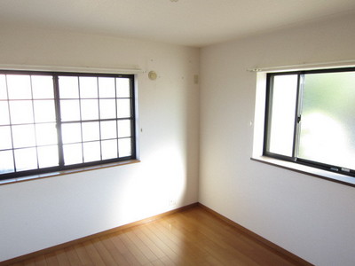 Other room space. Two-sided lighting of the bright rooms