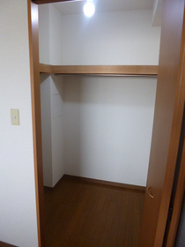 Other Equipment. Wo - Kuinkuro - Yes Georgette