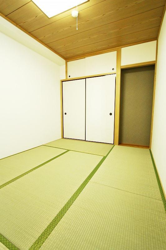 Other room space. 1 room want Japanese-style room Upper closet There is also excellent storage capacity