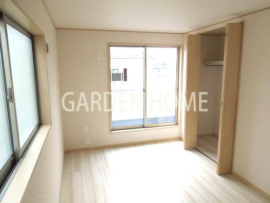 Same specifications photos (Other introspection). Same specifications is a picture