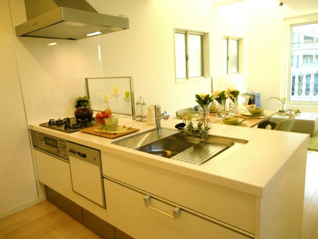 Kitchen. Furniture that is reflected in the photograph ・ Small parts are not included in the sale.