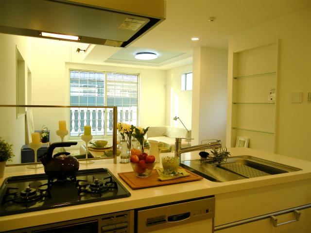 Kitchen. Furniture that is reflected in the photograph ・ Small parts are not included in the sale.