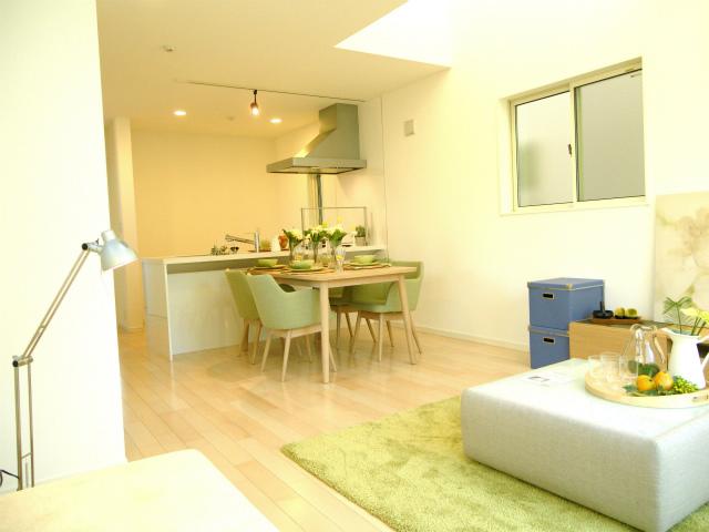 Living. Furniture that is reflected in the photograph ・ Small parts are not included in the sale.