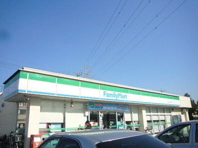 Convenience store. 376m to Family Mart (convenience store)
