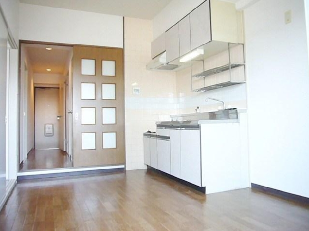 Kitchen. There entrance hall to protect the private