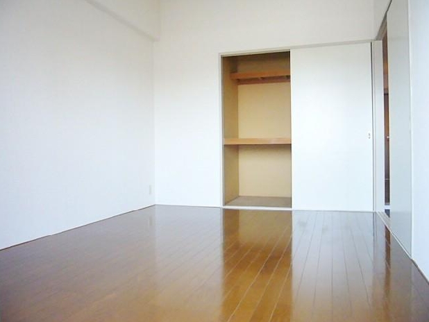 Living and room. Clean room flooring upholstery