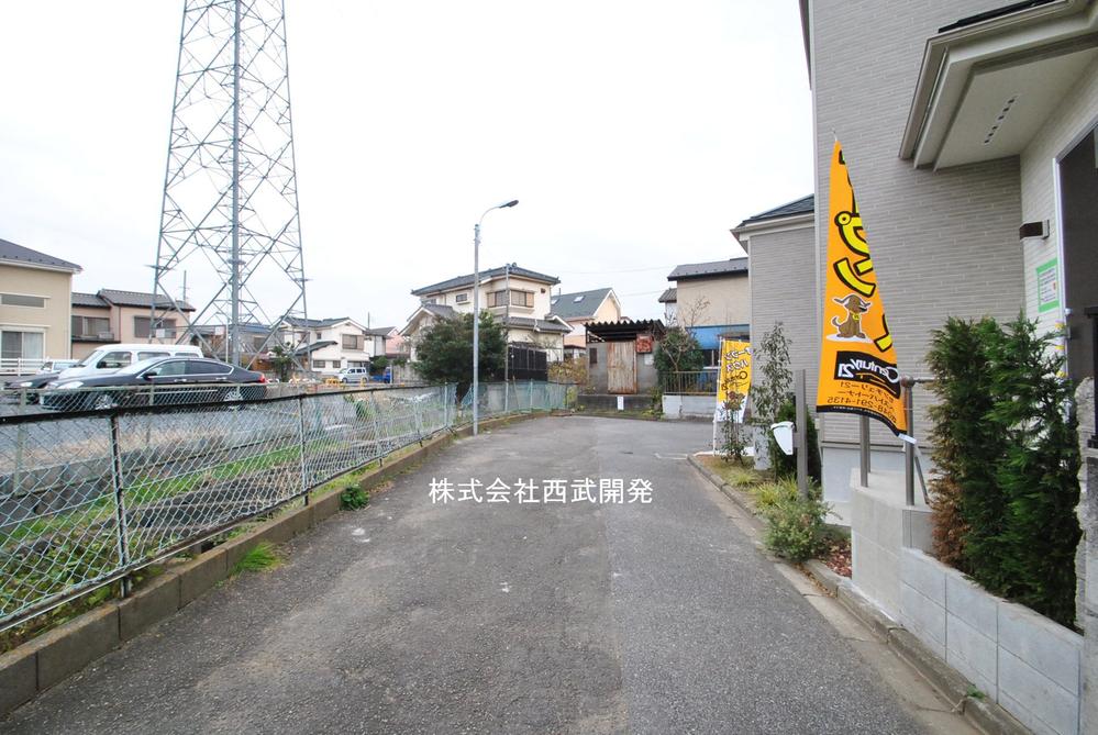 Local photos, including front road. Local (12 May 2013) Shooting