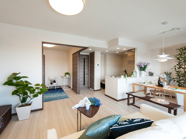 Living.  [living ・ dining] In this place where sunlight pours, Rich time will flow the family laugh.  ※ Building in the model room D type (pre-sale)