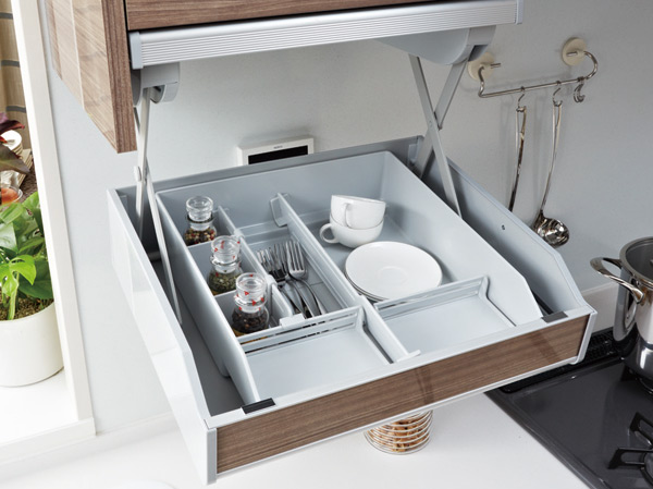 Kitchen.  [Ai rack shelf cupboard] At the bottom of the hanging cupboard is Oroseru to the height of the eye, Storage product is taken out of easy kitchen storage. It can be stored a variety of accessories to meet your needs.
