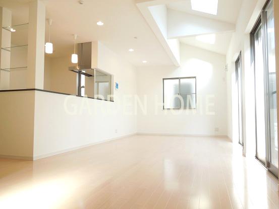 Same specifications photos (living). It will be in the same specification photo