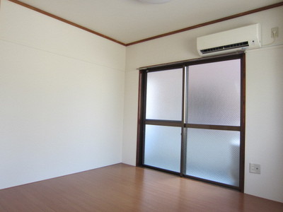 Living and room. Spacious of 10 quires over Western-style