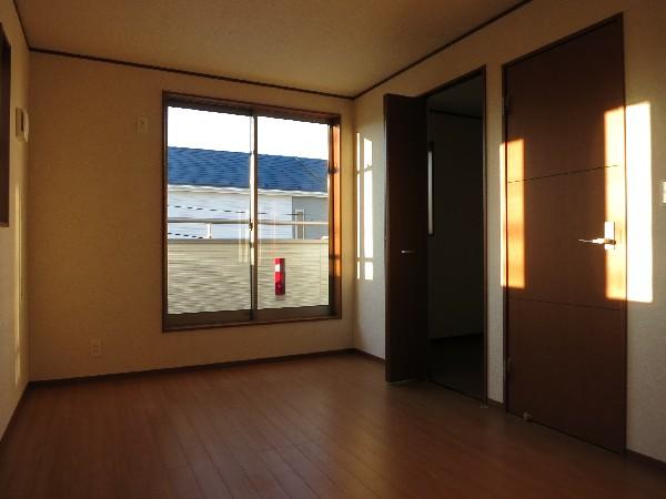 Non-living room. Drenched morning sun, 7.5 Pledge of room